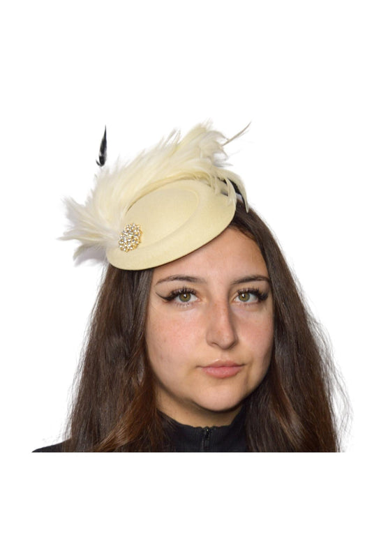 Creamy Feather Fascinator